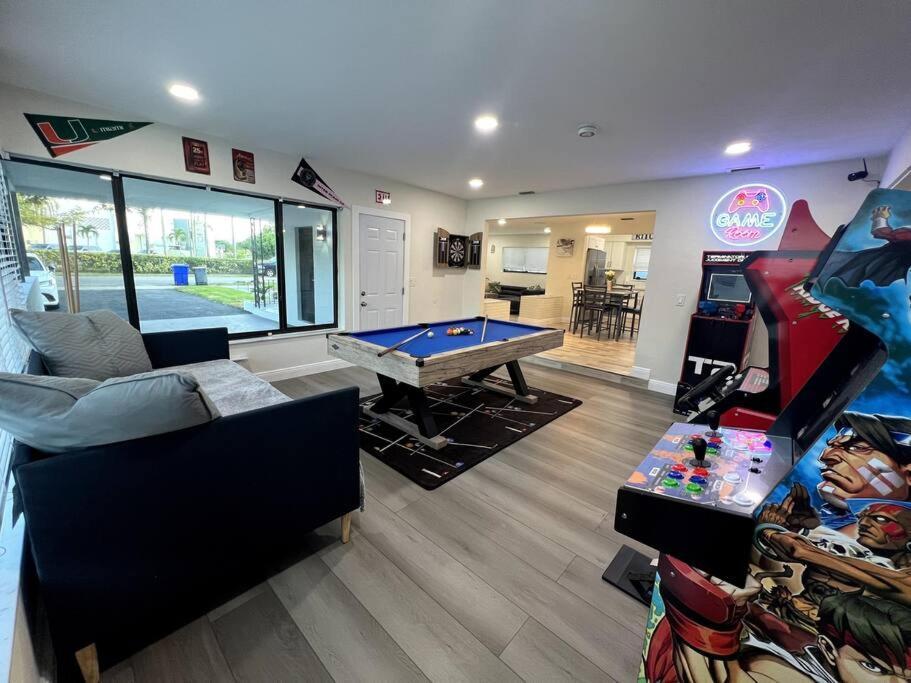 Villa Modern Tropical Oasis With Arcade, Hottub & Minigolf Hollywood Exterior foto