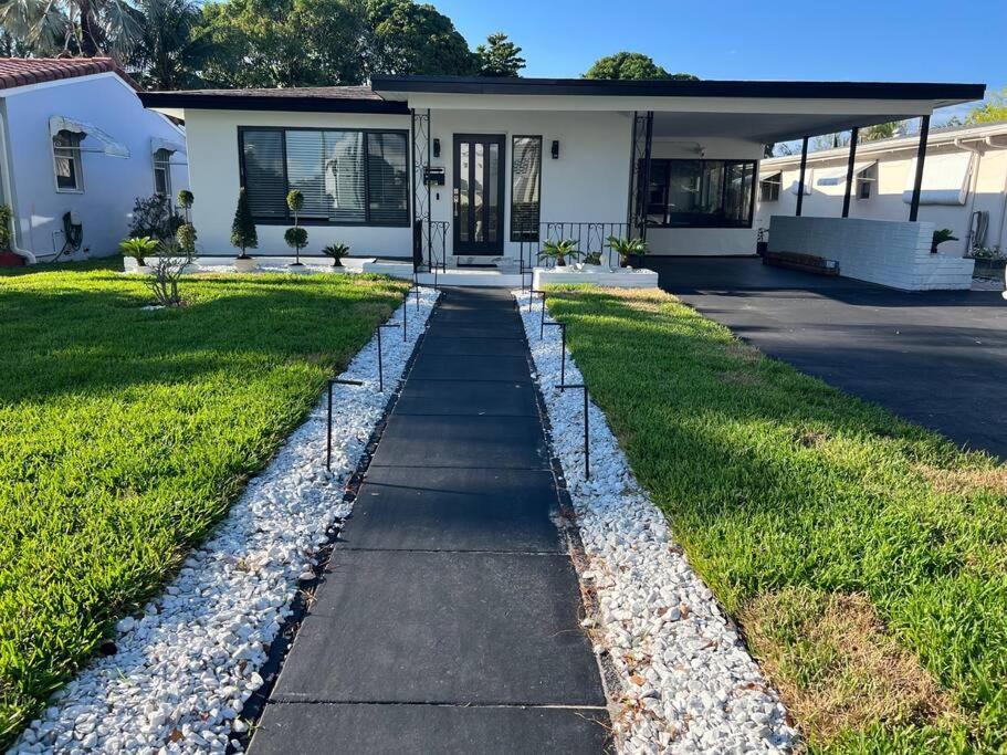 Villa Modern Tropical Oasis With Arcade, Hottub & Minigolf Hollywood Exterior foto