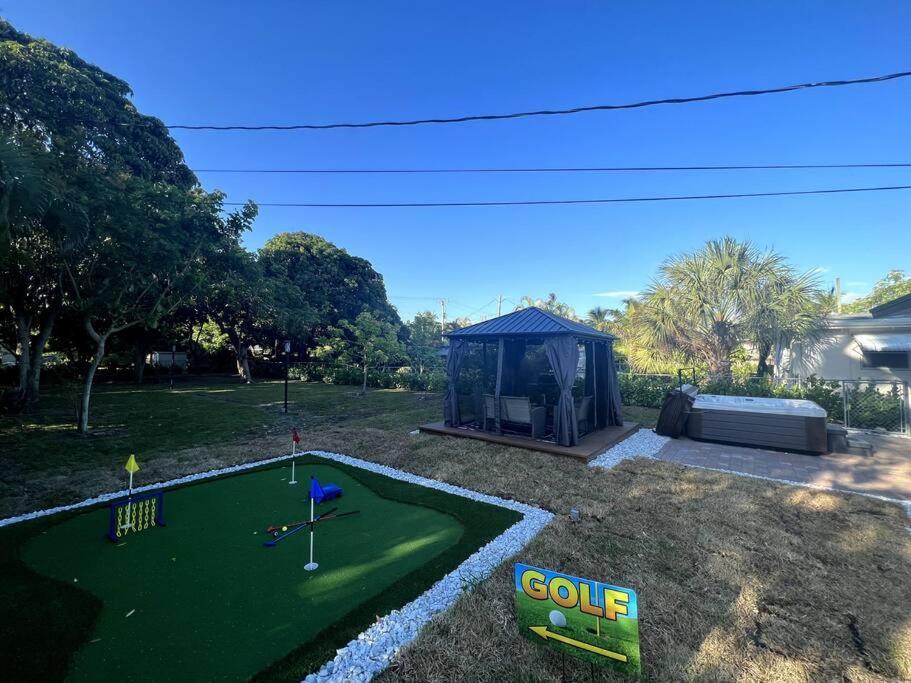 Villa Modern Tropical Oasis With Arcade, Hottub & Minigolf Hollywood Exterior foto