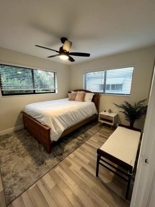 Villa Modern Tropical Oasis With Arcade, Hottub & Minigolf Hollywood Exterior foto